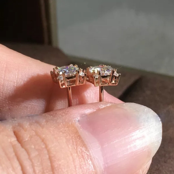 Exquisite .925 Sterling Silver AAAAA CZ Stone - Picture 3 of 7